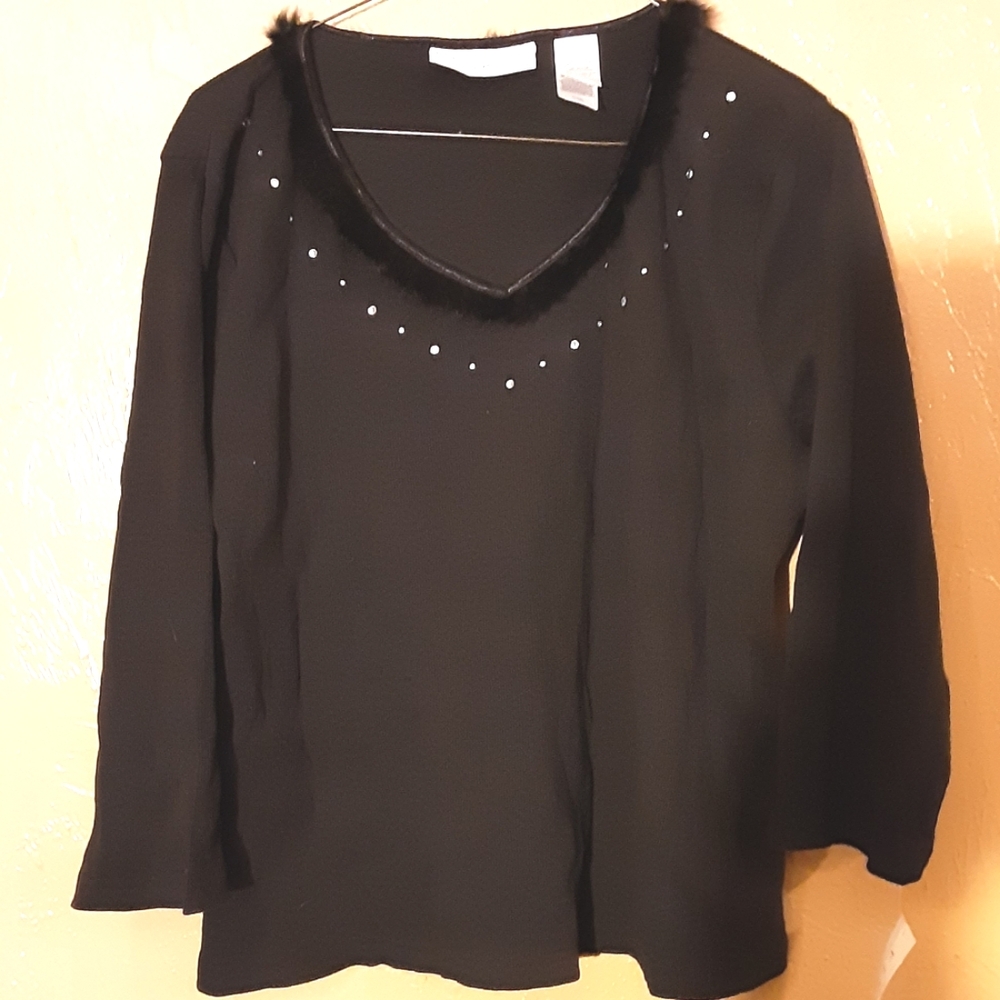 FIRST ISSUE WOMEN'S BLACK SWEATER SIZE XL BRAND NEW